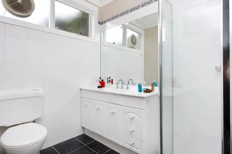 Seventh view of Homely house listing, 5 Kingsley Drive, Sunbury VIC 3429