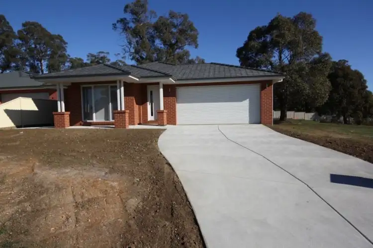 4 Banksia Court, Beaufort VIC 3373