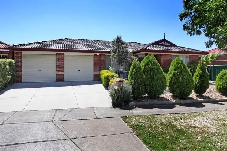 17 Moneghetti Place, Burnside VIC 3023