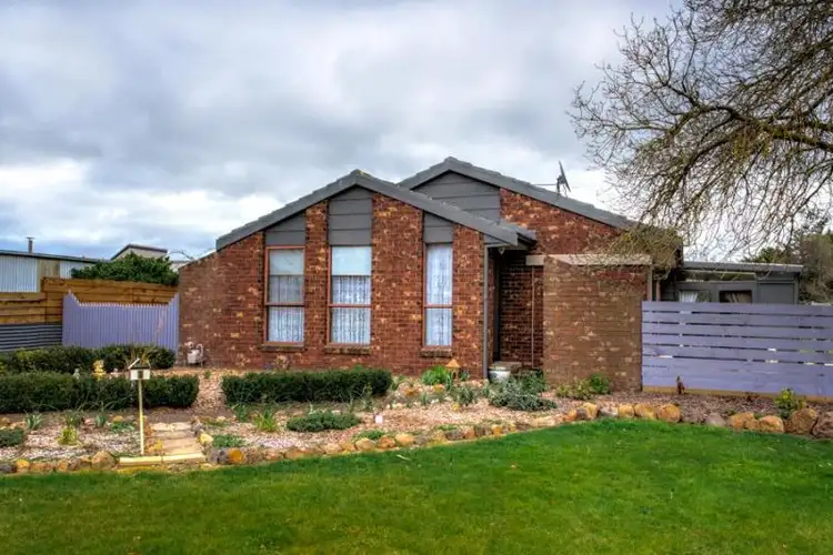1 Appleby Drive, Cardigan Village VIC 3352