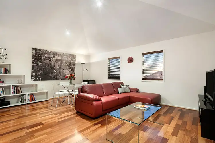 15/8-32 Howlett Street, Kensington VIC 3031
