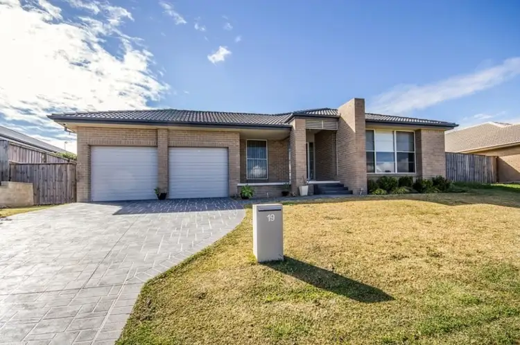 19 Saddlers Drive, Gillieston Heights NSW 2321