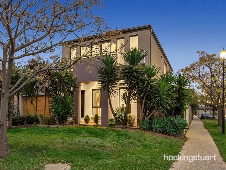 4 Wellington Place, Caroline Springs VIC 3023