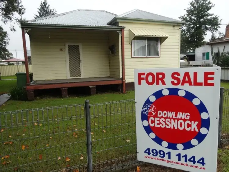 33 Gordon Avenue, Cessnock NSW 2325