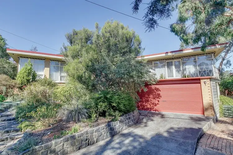 13 Landale Avenue, Mount Clear VIC 3350