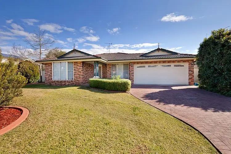 7 Harriett Close, Glenmore Park NSW 2745