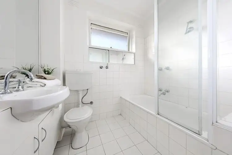 Sixth view of Homely apartment listing, 8/6 Finlayson Street, Malvern VIC 3144