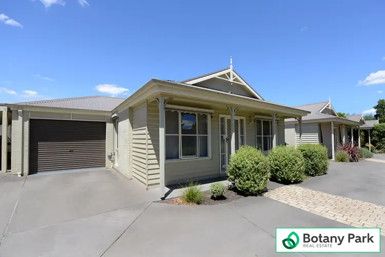Main view of Homely unit listing, 2/196 North Road, Langwarrin VIC 3910
