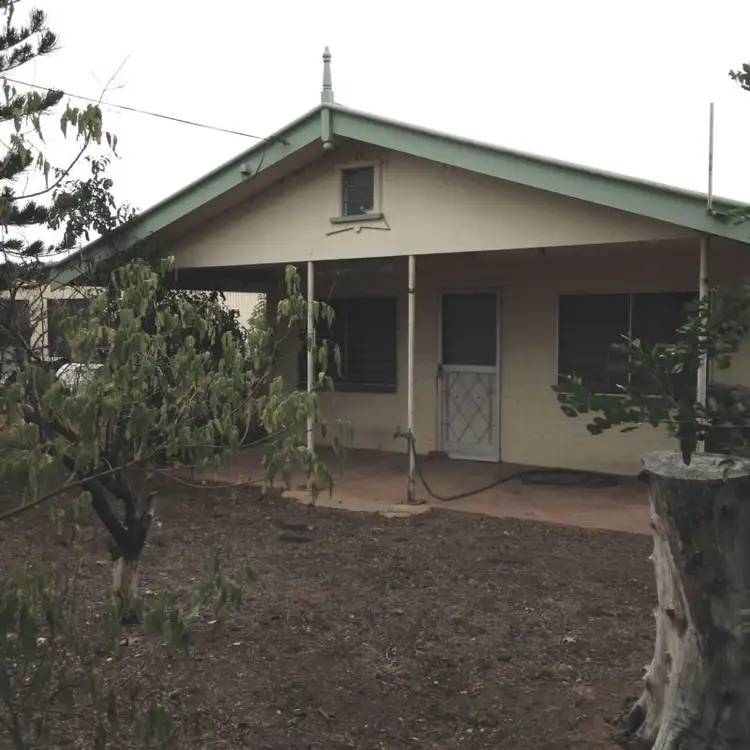 4 Railway Street