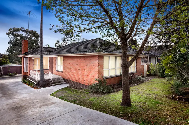 23 Lincoln Drive, Bulleen VIC 3105