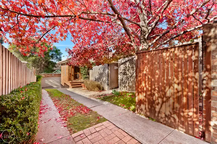 80 Macorna Street