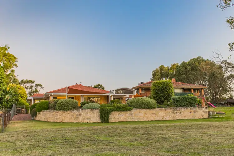16 Loder Way, South Guildford WA 6055