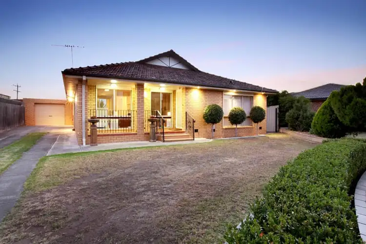 5 Costain Court, Gladstone Park VIC 3043