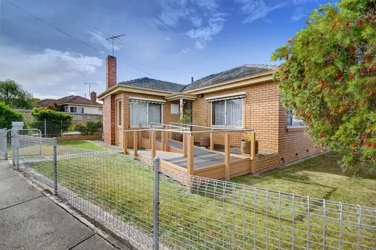 2 Sycamore Street, Hamlyn Heights VIC 3215