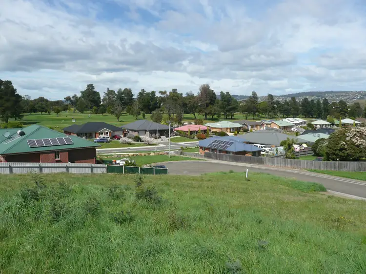 10 Meadowbank Road, Newnham TAS 7248