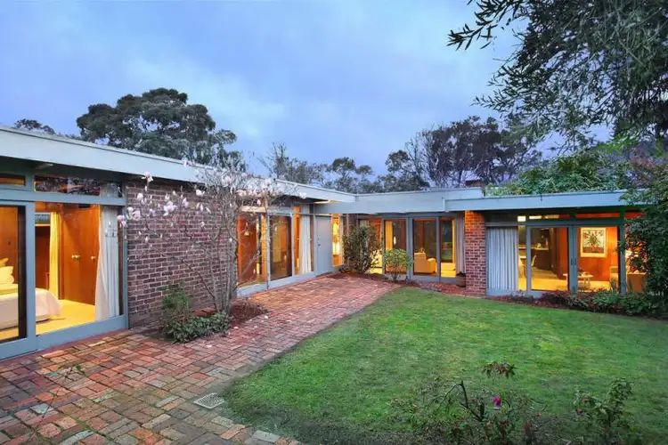 64 Waimarie Drive, Mount Waverley VIC 3149