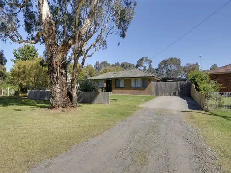 Main view of Homely house listing, 33 Sparks Lane, Toongabbie VIC 3856