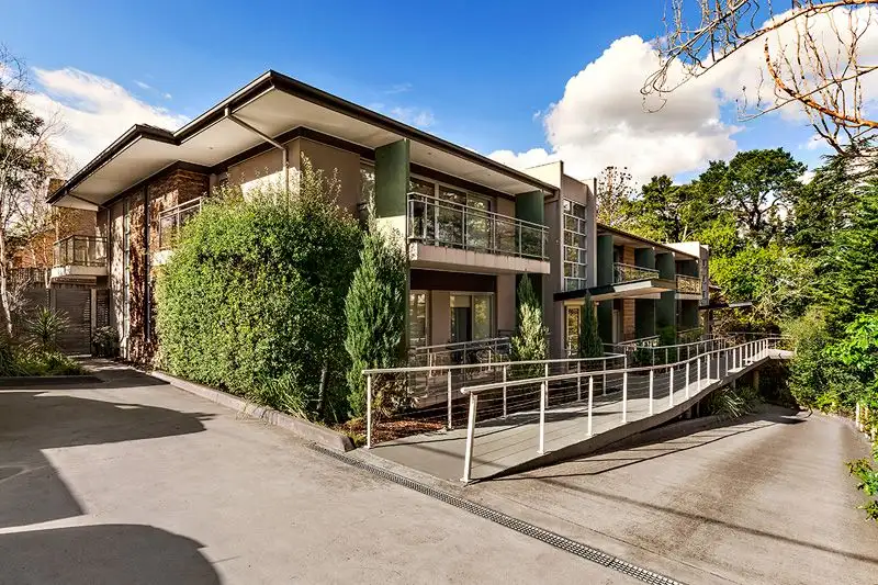 Main view of Homely apartment listing, 1/10 Rosanna Road, Heidelberg VIC 3084
