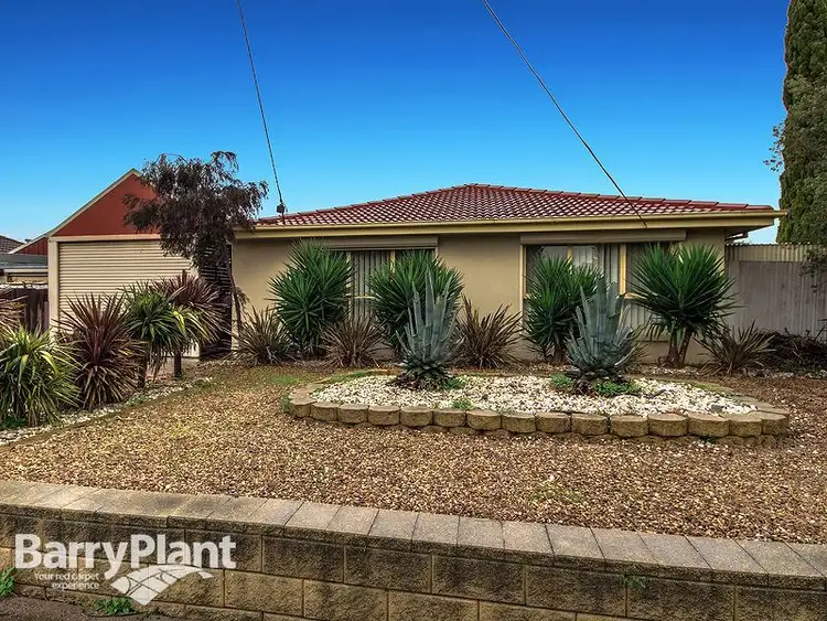 19 Kurung Drive, Kings Park VIC 3021