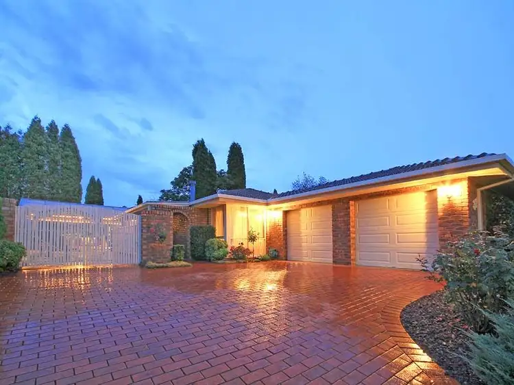 32 Helpmann Street, Wantirna South VIC 3152