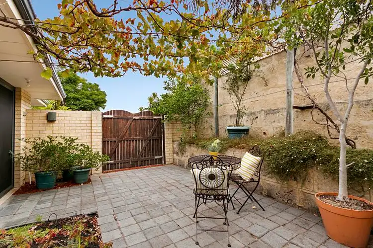 95a Leach Highway, Willagee WA 6156