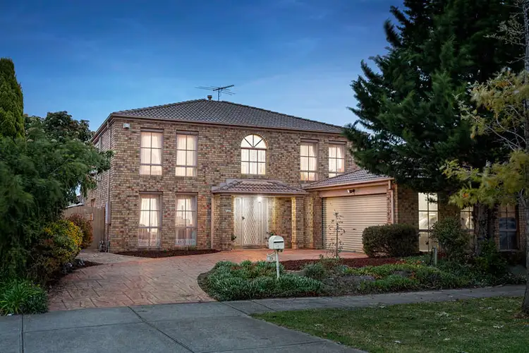 15 Cardigan Crescent, Taylors Lakes VIC 3038