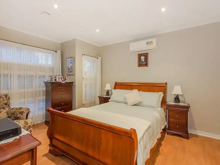 Fifth view of Homely house listing, 10 Durrol Way, Caroline Springs VIC 3023