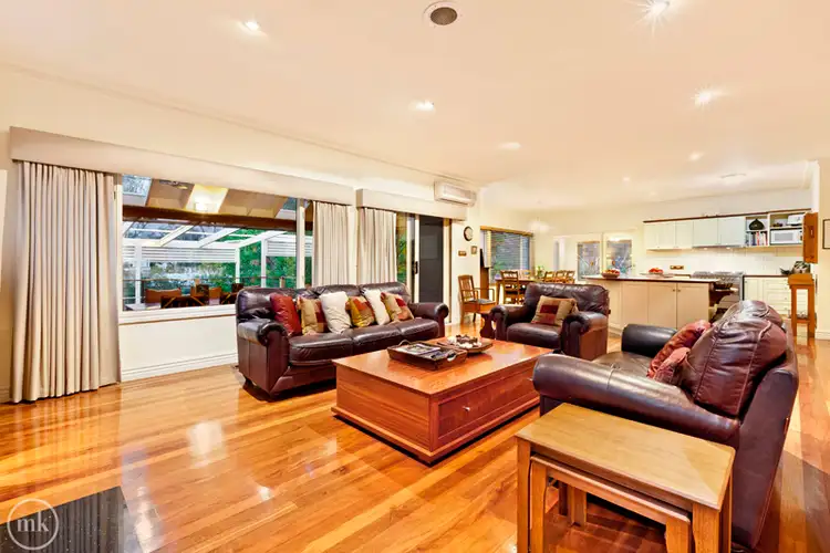 Fifth view of Homely house listing, 5 Jedem Close, Viewbank VIC 3084