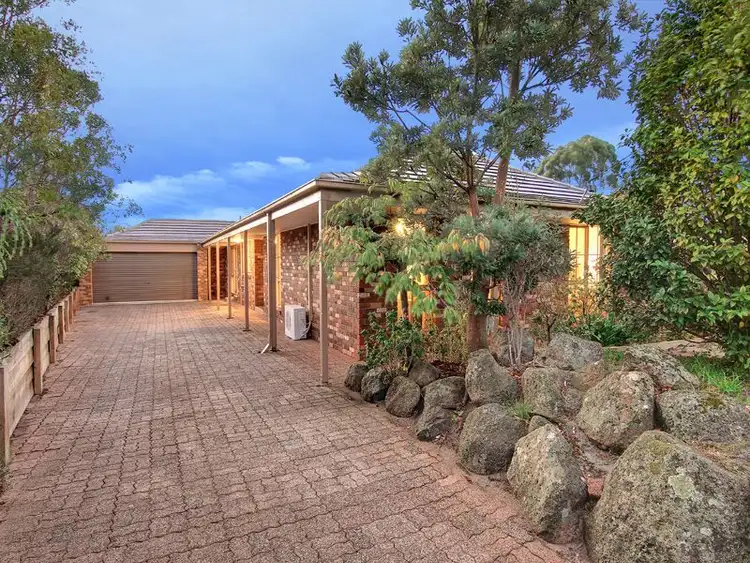 9 Renmuir Court, Frankston VIC 3199