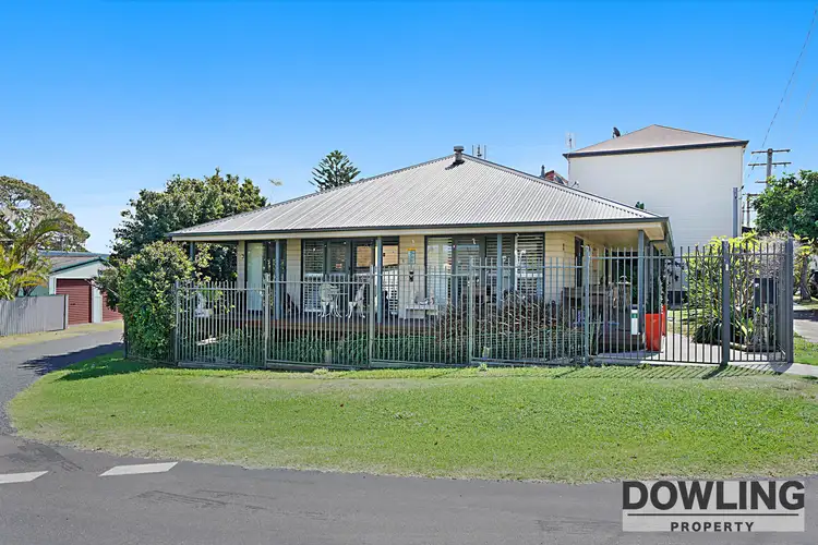 21 Maitland Street, Stockton NSW 2295
