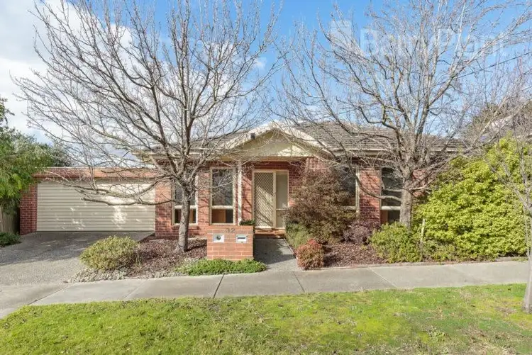 32 Boronia Drive, Glen Waverley VIC 3150