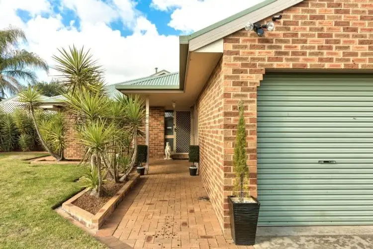 6 Titan Court, Lavington NSW 2641
