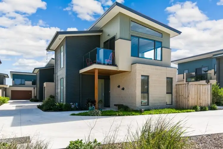 4/2 Eton Road, Torquay VIC 3228