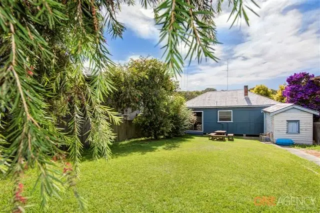 5 Crown Street, Belmont NSW 2280