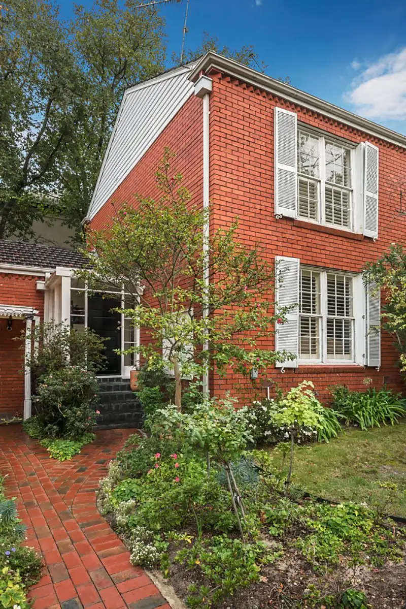 Main view of Homely townhouse listing, 2/27 Grandview Grove, Prahran VIC 3181