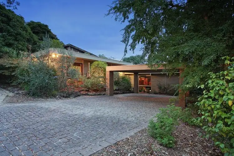 17 Little John Road, Warranwood VIC 3134