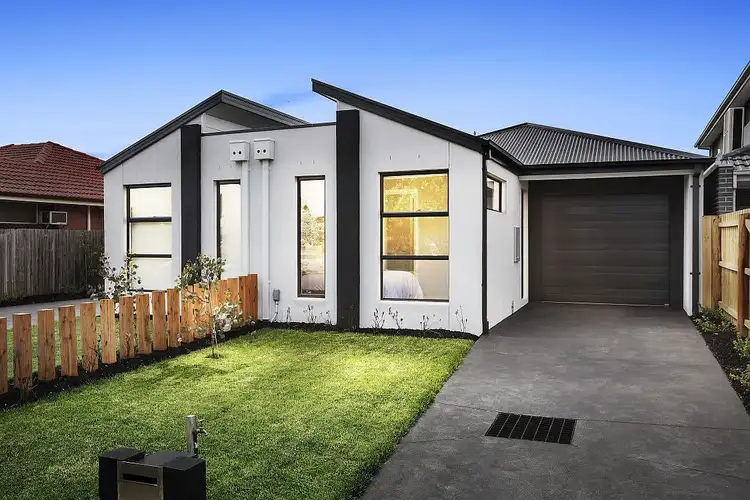 14 Charles Road, Altona VIC 3018