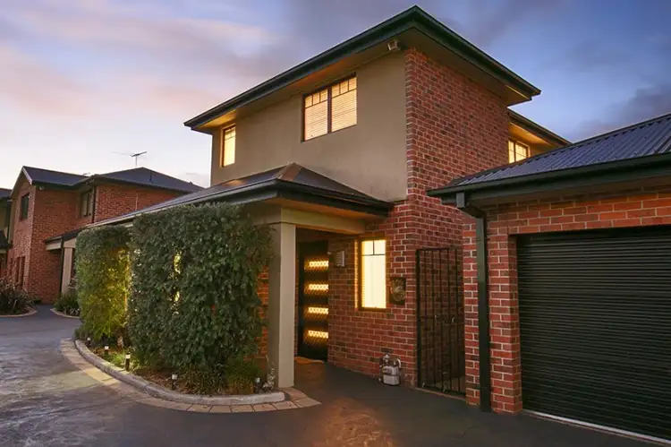 Main view of Homely townhouse listing, 2/194 Hyde Street, Yarraville VIC 3013
