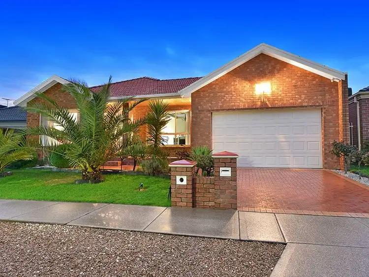 15 Muirs Court, Taylors Lakes VIC 3038