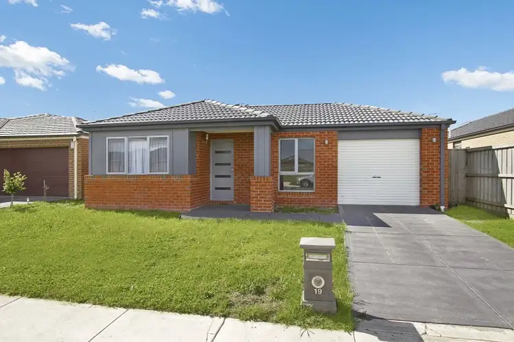 19 Buckland Hill Drive, Wallan VIC 3756