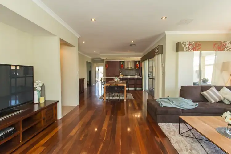 22 Jasper Way, Lakelands WA 6180