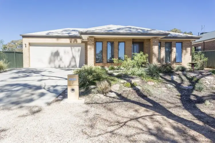 Second view of Homely house listing, 2 Curlew Court, Kangaroo Flat VIC 3555