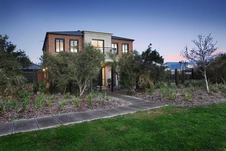 10 Pilbara Avenue, Burnside VIC 3023