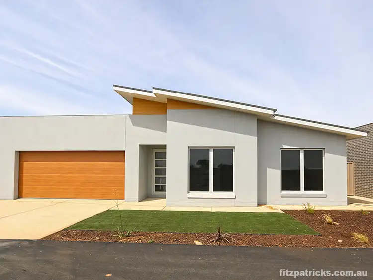 Main view of Homely unit listing, 2/16 Chipp Place, Lloyd NSW 2650