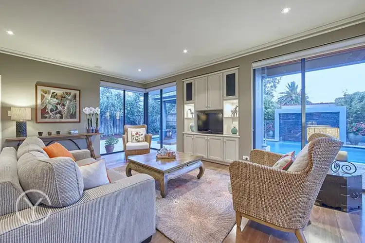 Sixth view of Homely house listing, 2 Prince Albert Court, Mount Claremont WA 6010