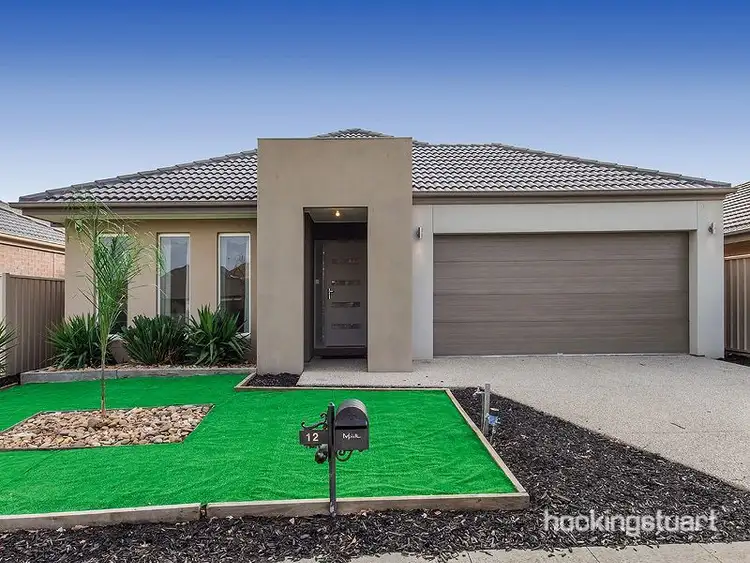 12 Oakview Parade, Caroline Springs VIC 3023