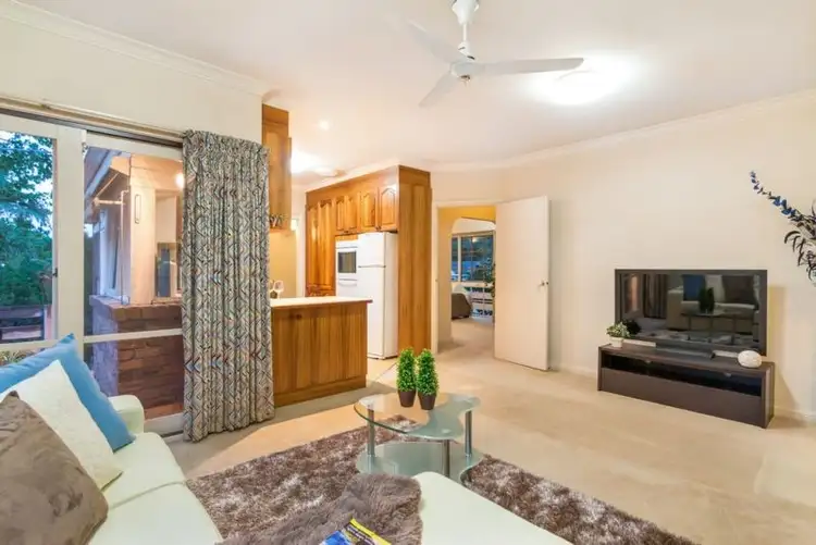 Sixth view of Homely house listing, 2/15 Vonadawn Avenue, Ringwood East VIC 3135
