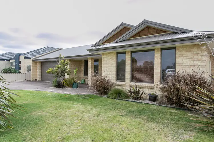 24 Ethereal Drive, Mckail WA 6330