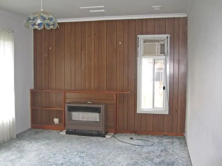 Second view of Homely house listing, 7 Caddy Court, Reservoir VIC 3073