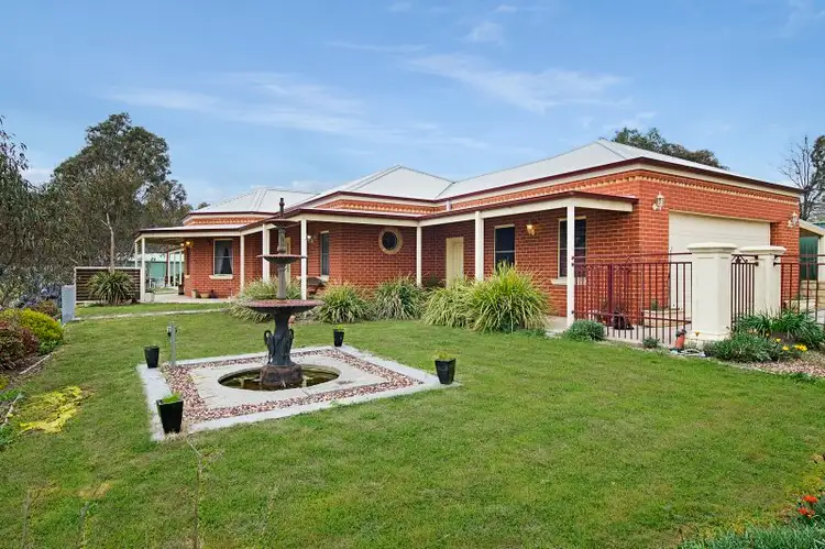 52 Barker Street, Harcourt VIC 3453